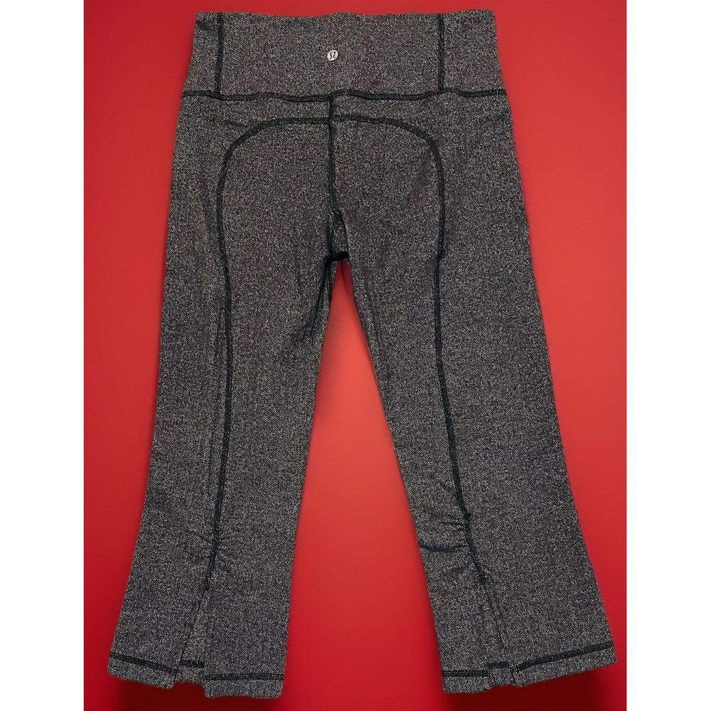Lululemon Womens Size 8 Herringbone Crop Leggings Athletic Activewear Athleisure